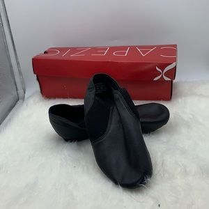 E series slip on jazz shoes